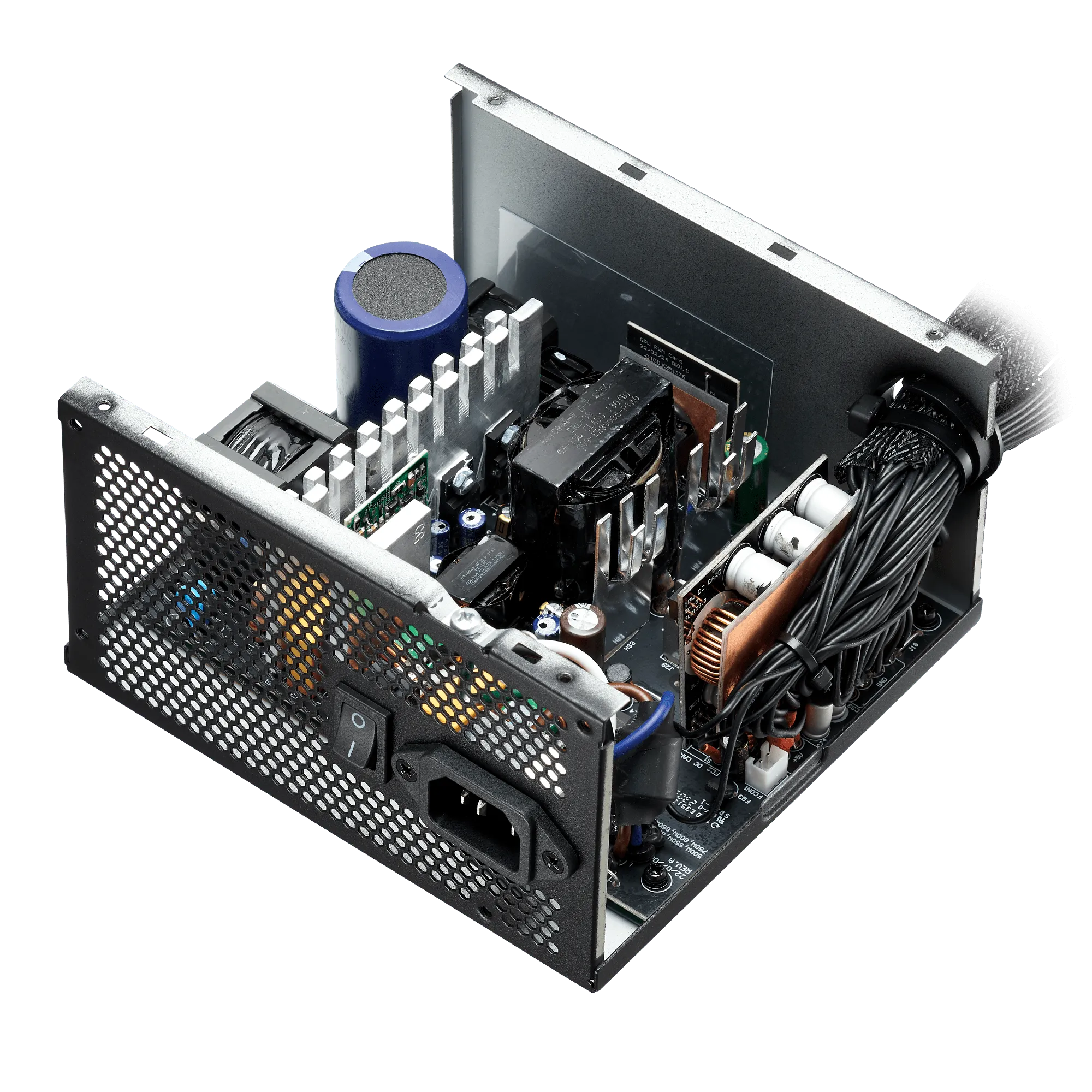 FUENTE DE ALIMENTACIÓN XPG KYBER 750W 80+ GOLD MODELO KYBER750G-BKCUS - EFICIENCIA Y POTENCIA EXCEPCIONALES
